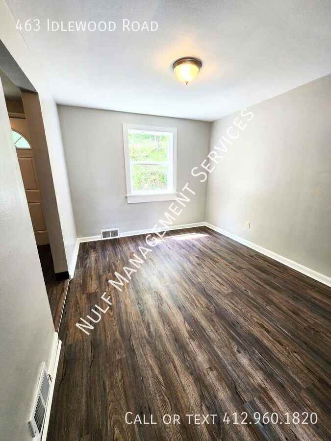 463 Idlewood Rd - Photo 3 of 10