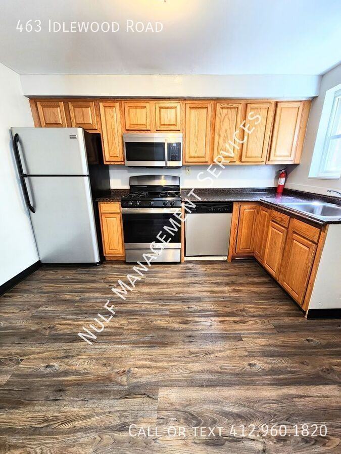 463 Idlewood Rd - Photo 4 of 10