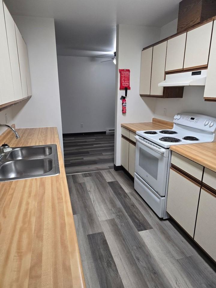 Nekoosa Apts. LLC - Photo 4 of 22