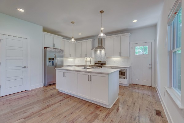 324 Queen Ave #A - Photo 3 of 23