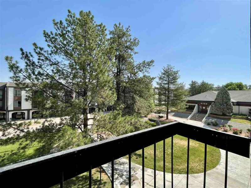 3150 Lakeside Dr - Photo 7 of 23