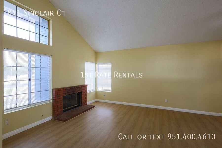 841 Sinclair Ct - Photo 3 of 11