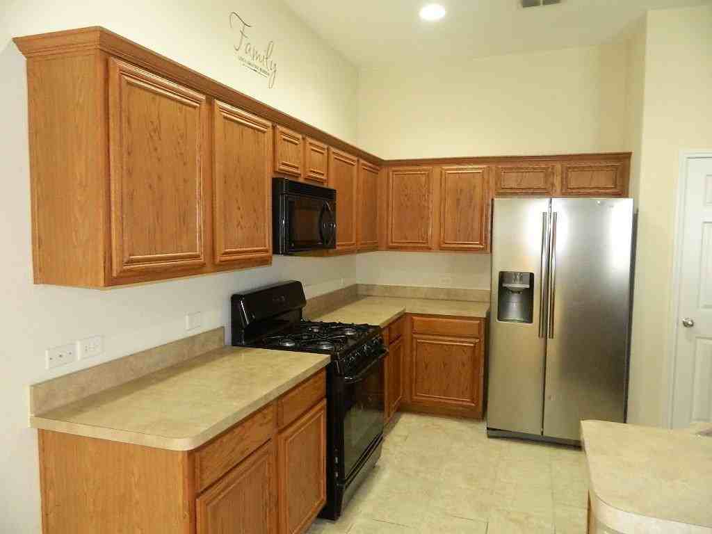 1132 Honeywell Dr - Photo 4 of 18