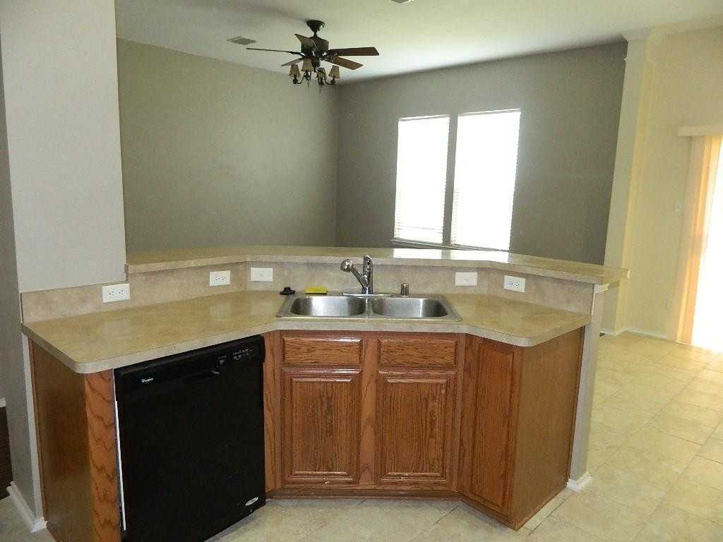 1132 Honeywell Dr - Photo 5 of 18