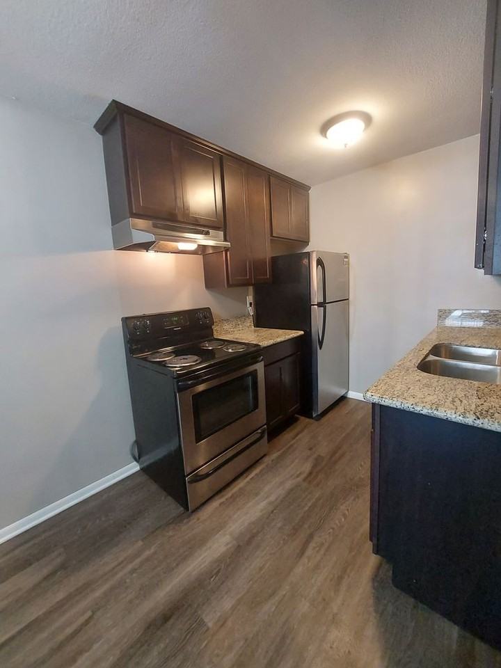 Iris Park Apartments - Photo 2 of 24