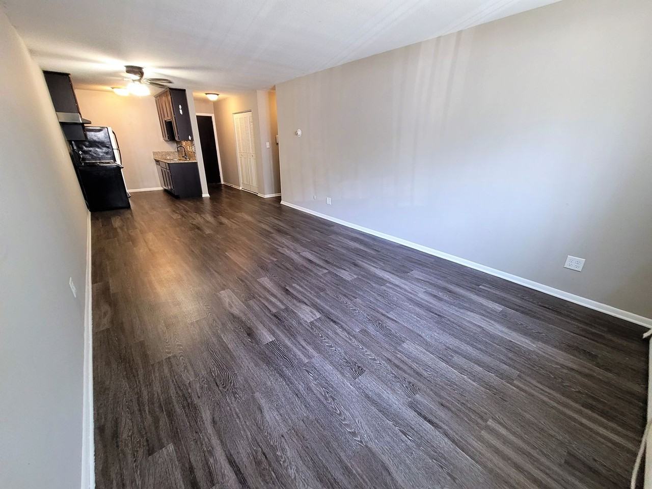 Iris Park Apartments - Photo 5 of 24
