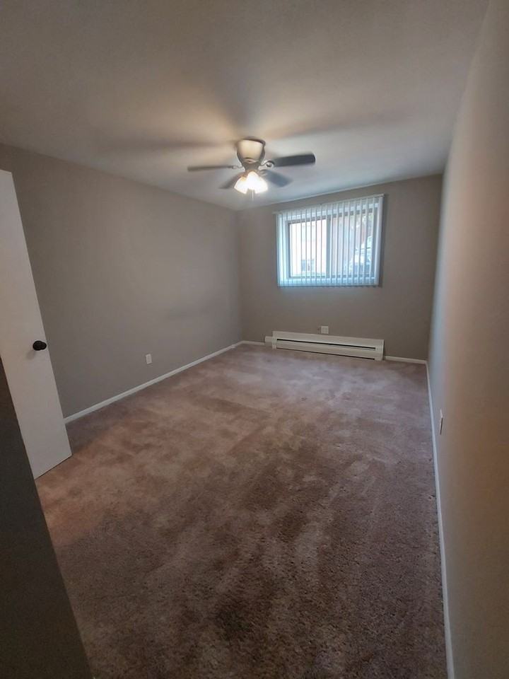Iris Park Apartments - Photo 6 of 24