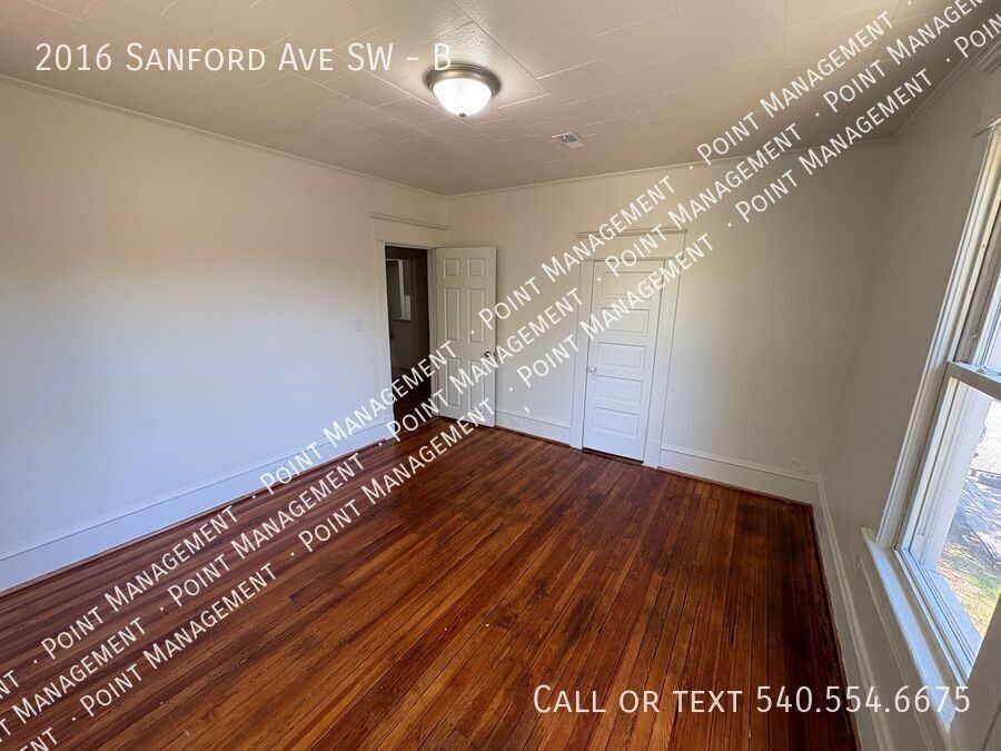 2016 Sanford Ave Sw #B - Photo 2 of 8