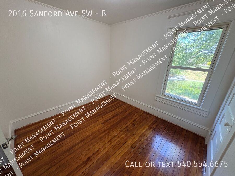 2016 Sanford Ave Sw #B - Photo 3 of 8