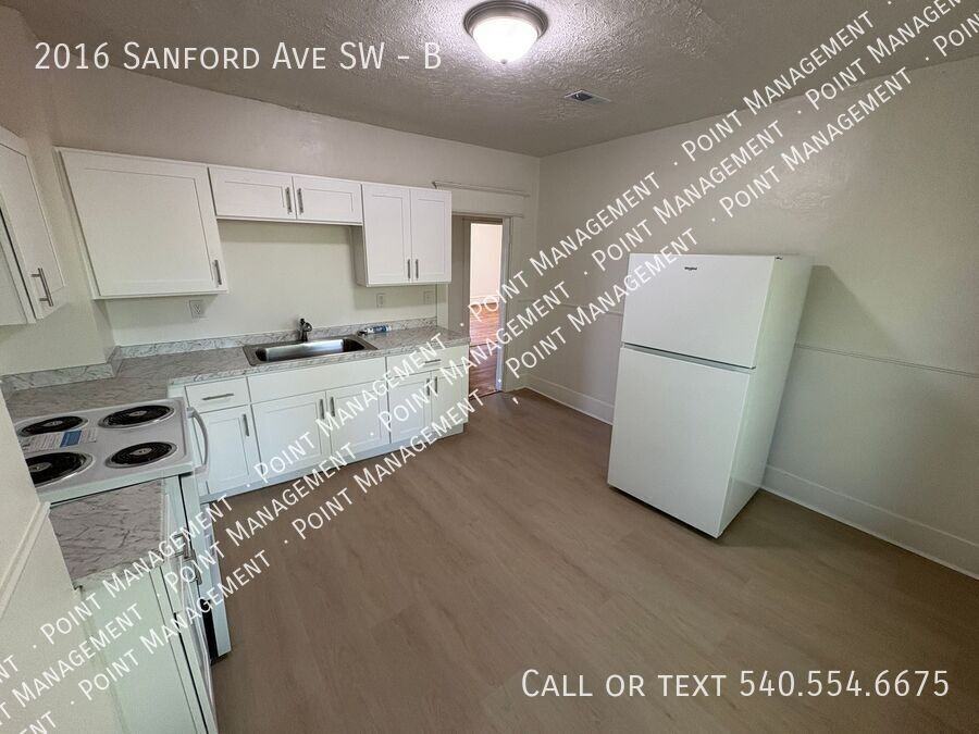 2016 Sanford Ave Sw #B - Photo 6 of 8