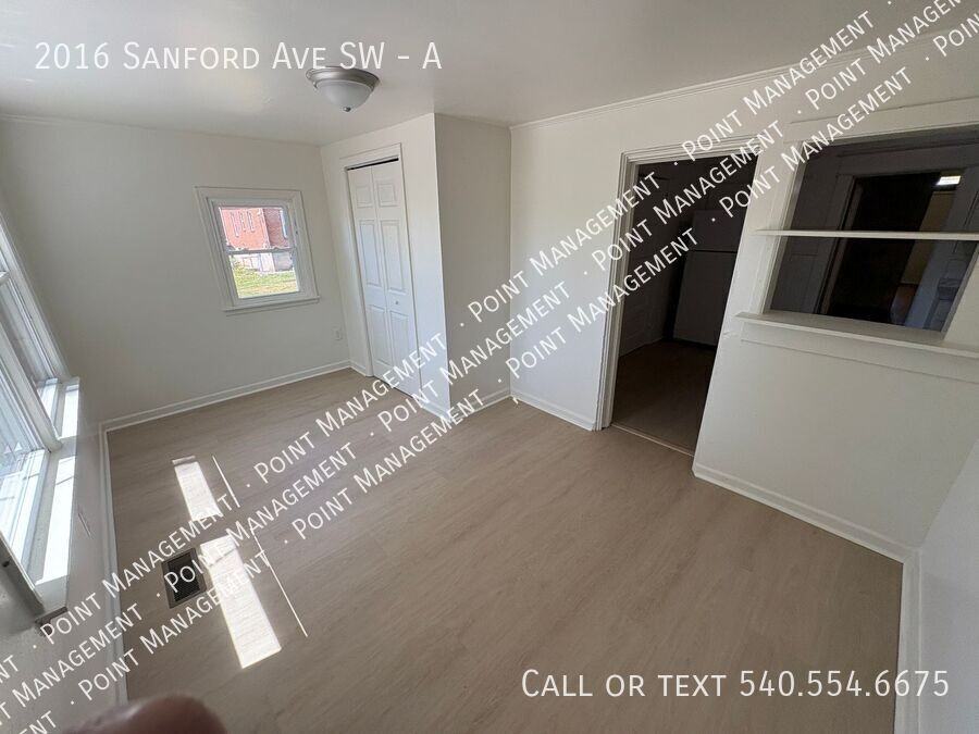 2016 Sanford Ave Sw #A - Photo 3 of 15