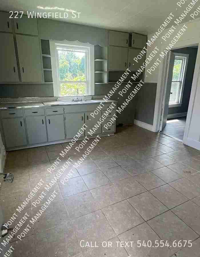 227 Wingfield St - Photo 2 of 11