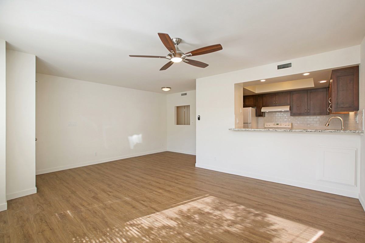 4006 Promontory St - Photo 3 of 14