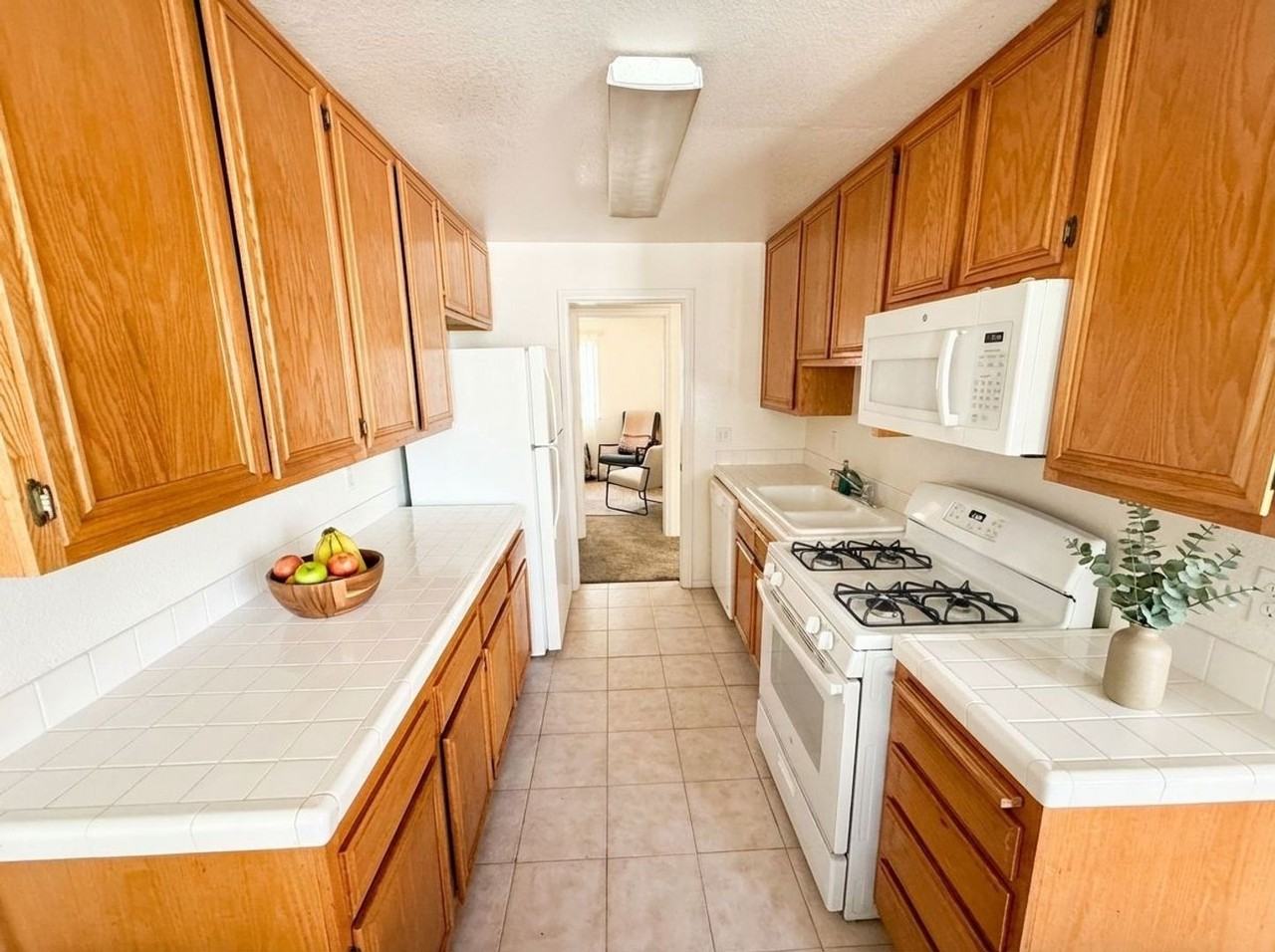 4068 Promontory St - Photo 5 of 15