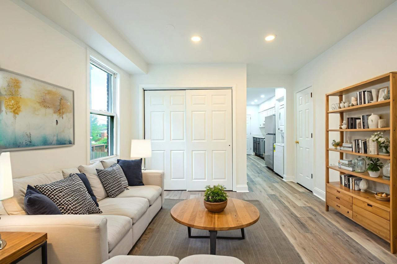 5347 Ames St Ne - Photo 2 of 23