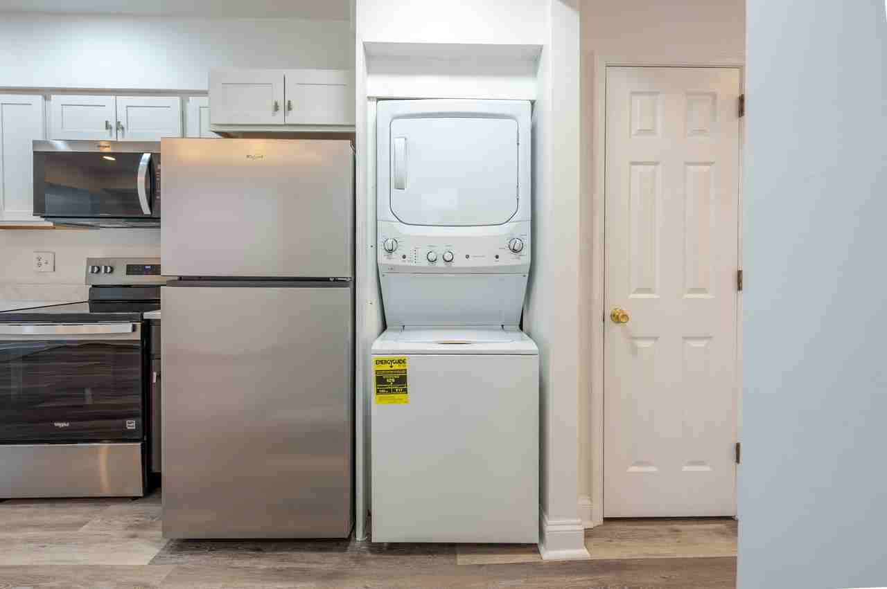 5347 Ames St Ne - Photo 5 of 23