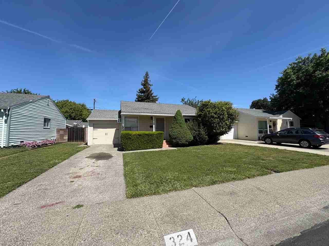 324 Cottonwood St - Photo 2 of 21