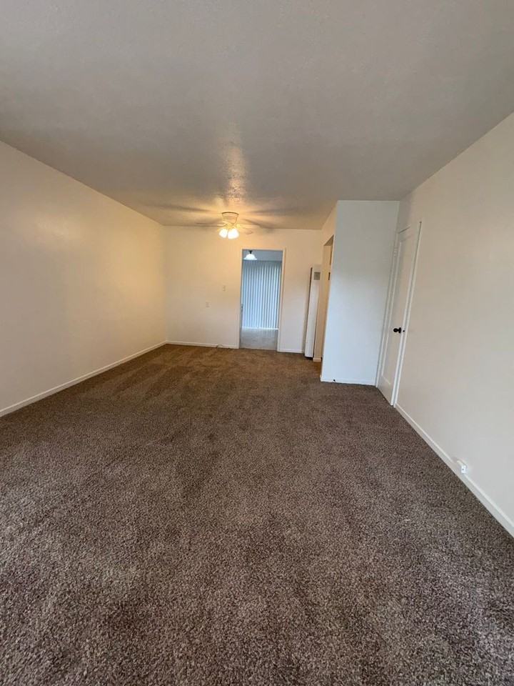 324 Cottonwood St - Photo 6 of 21