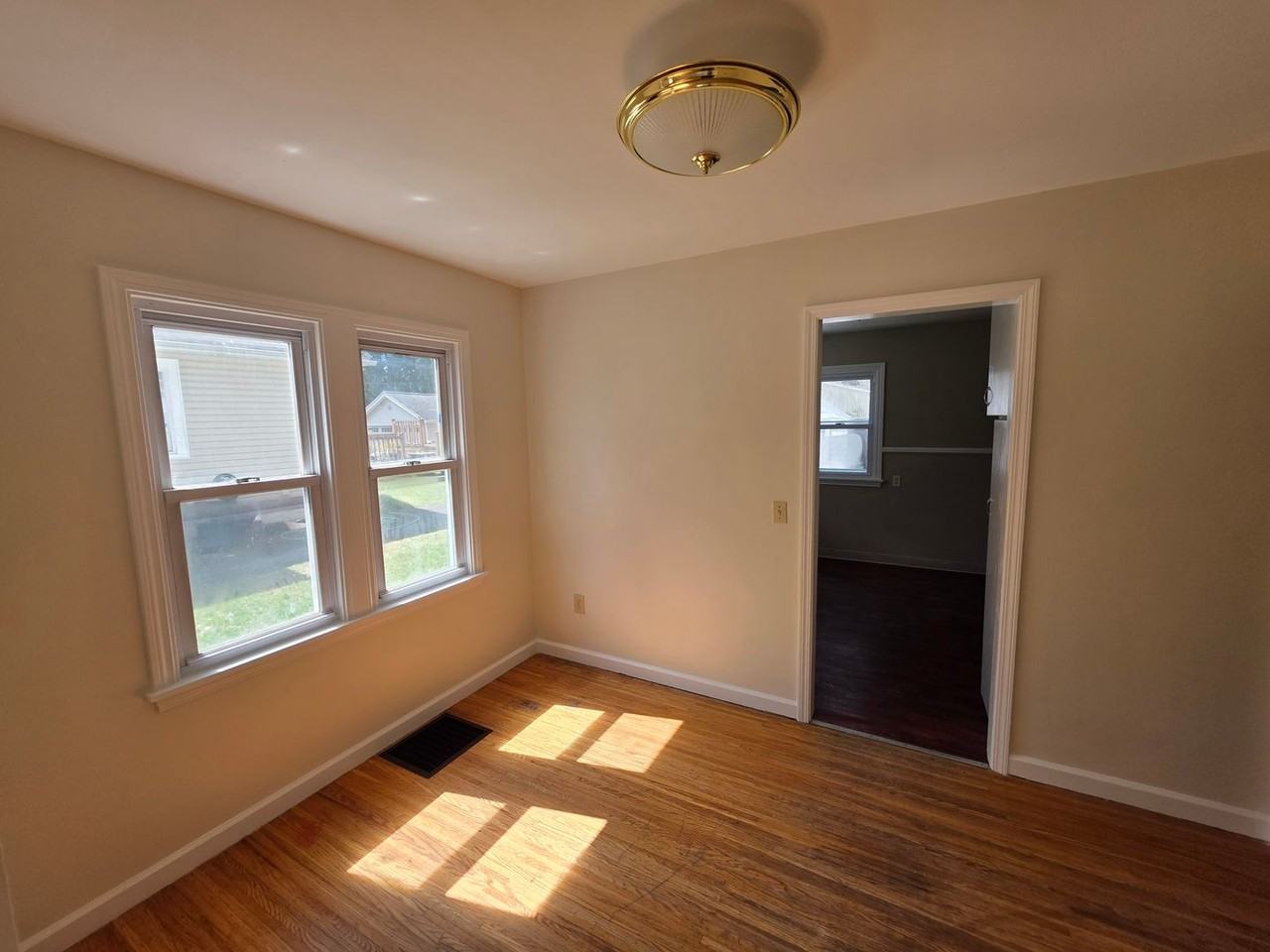 304 Bakerdale Rd - Photo 5 of 18