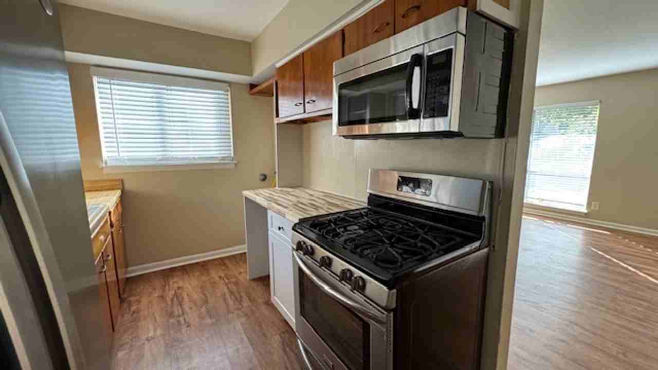 4614 Raintree Blvd - Photo 6 of 18