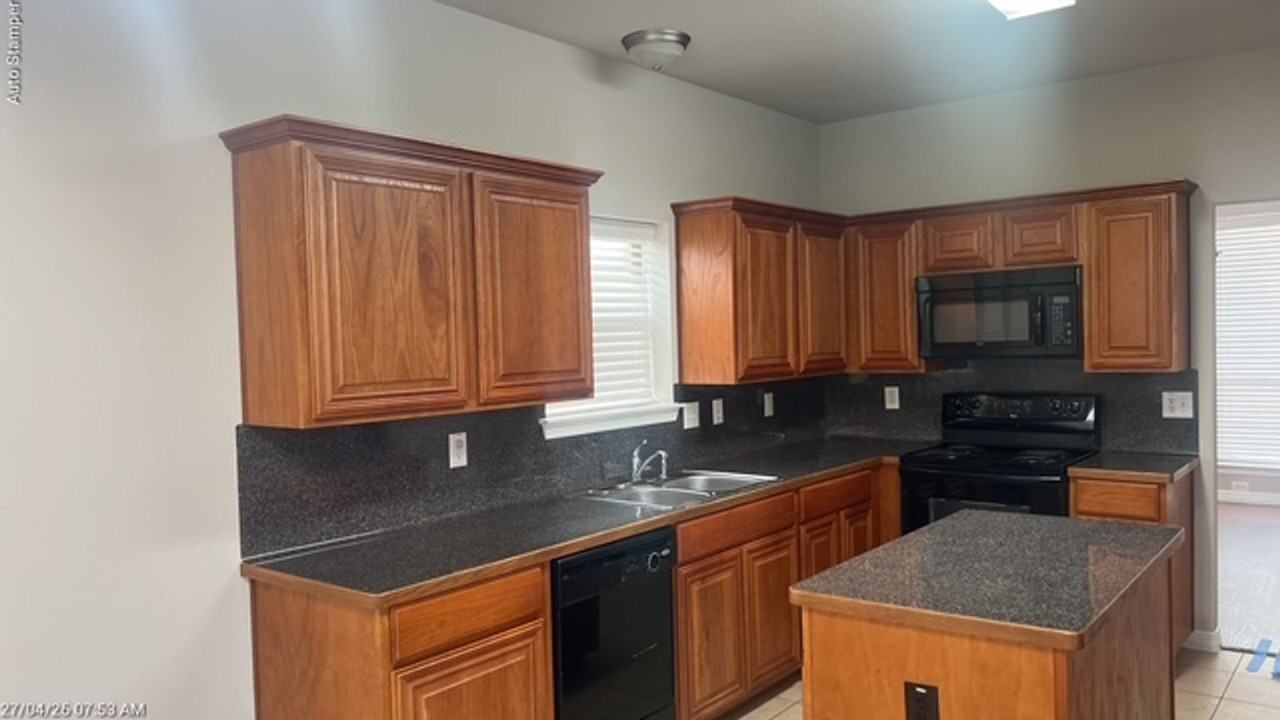 1509 Weeping Willow Ln - Photo 5 of 46