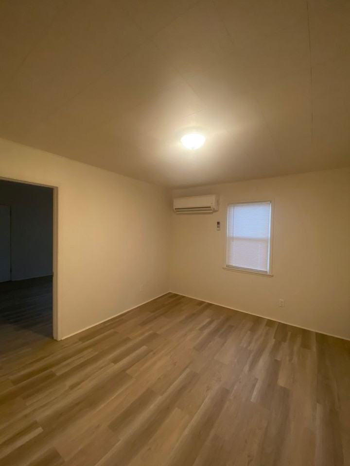 608 Peach St - Photo 3 of 10