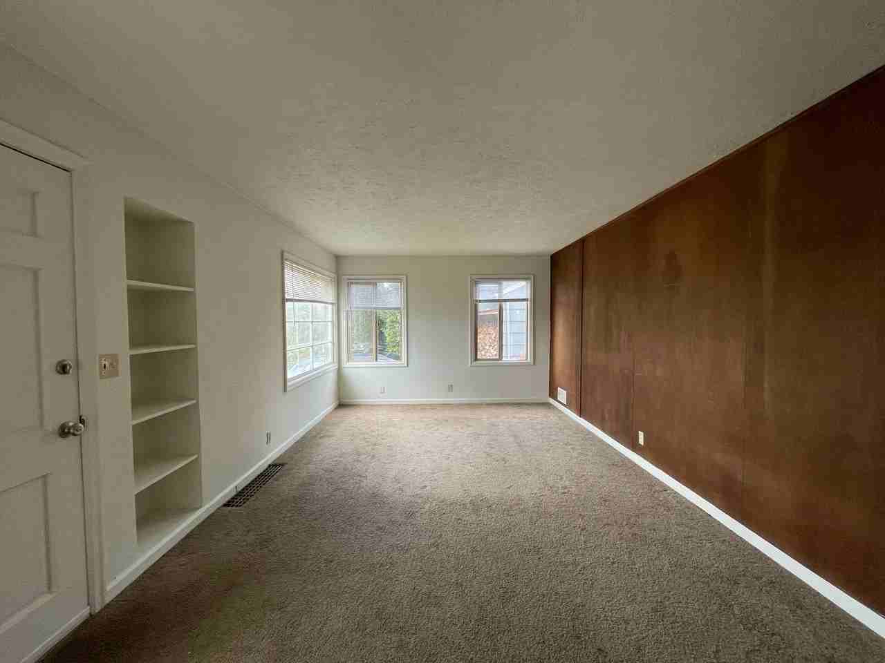1606 Ne Highland St - Photo 4 of 11