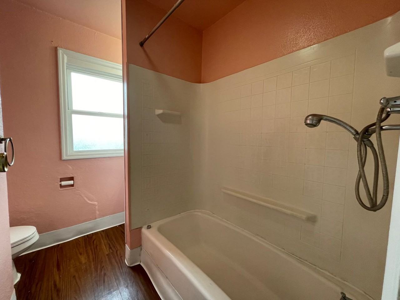1606 Ne Highland St - Photo 6 of 11