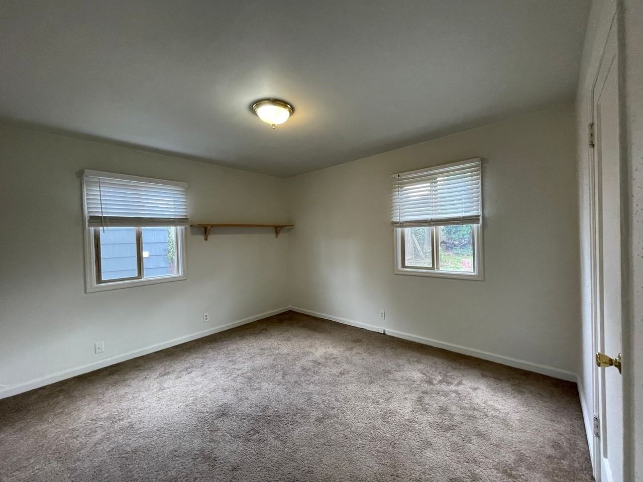 1606 Ne Highland St - Photo 7 of 11
