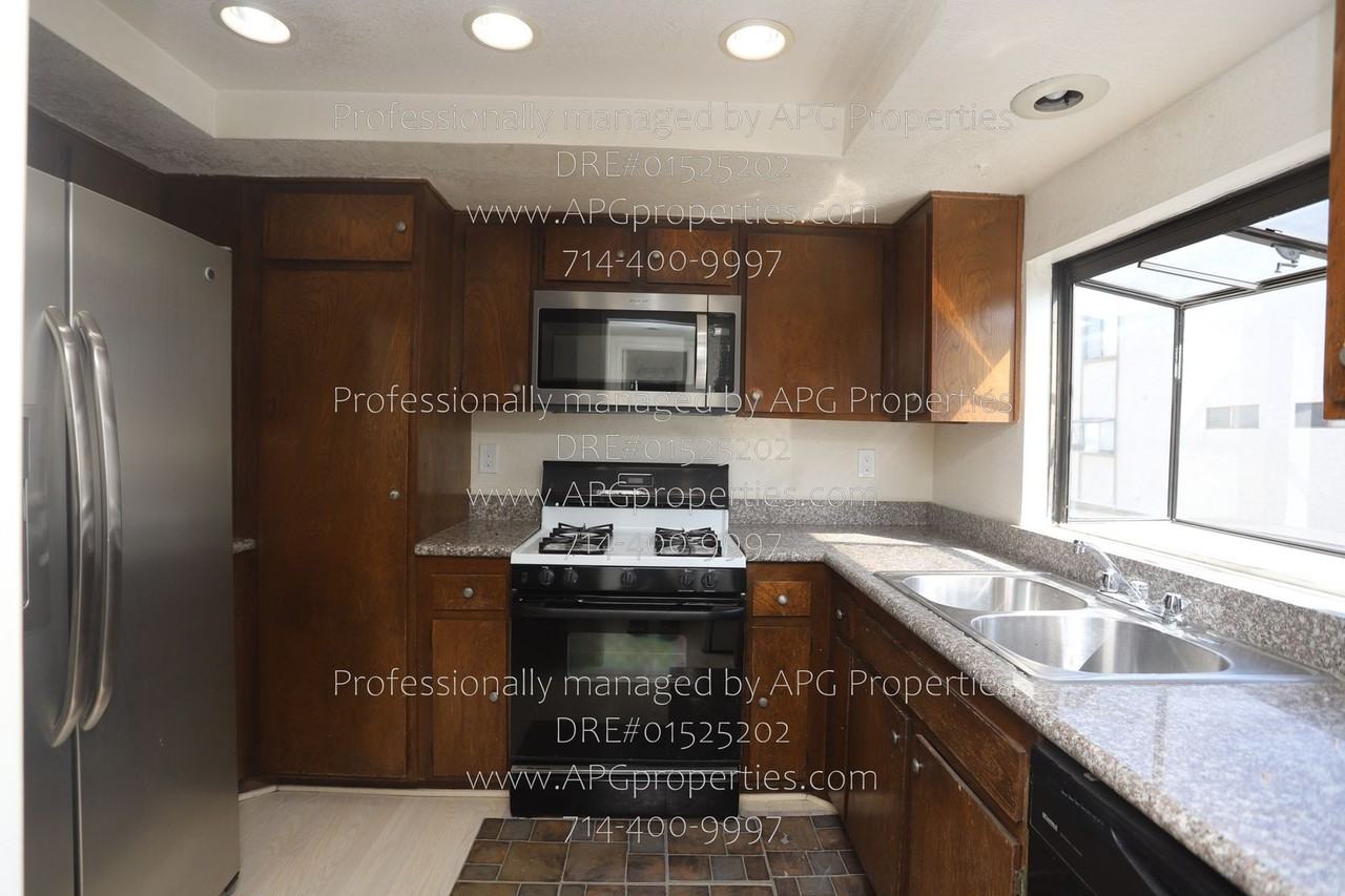 2000 W Palmyra Ave #32 - Photo 6 of 31