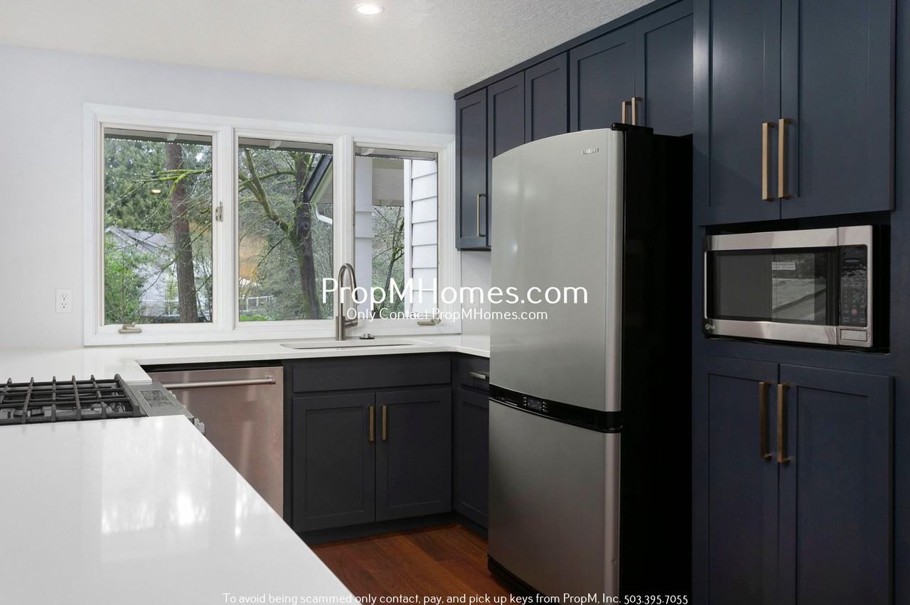 14201 Dolph Ct - Photo 6 of 33