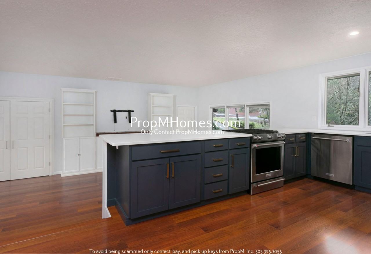 14201 Dolph Ct - Photo 7 of 33