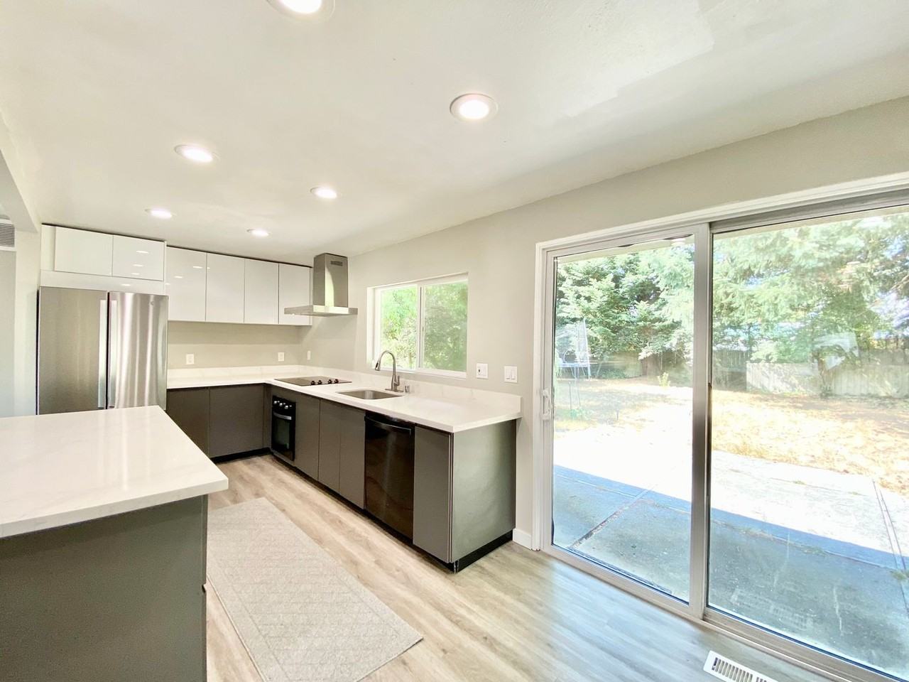 15834 Se 4th St - Photo 3 of 20