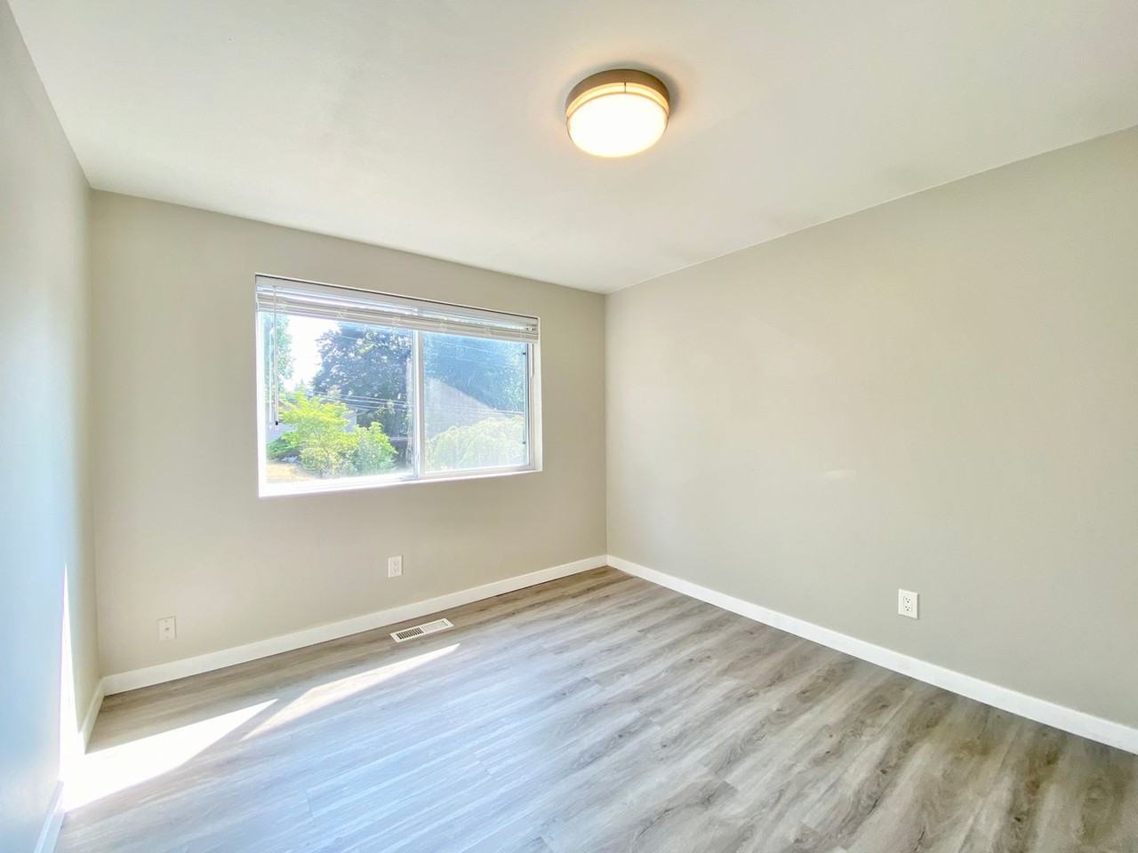 15834 Se 4th St - Photo 7 of 20