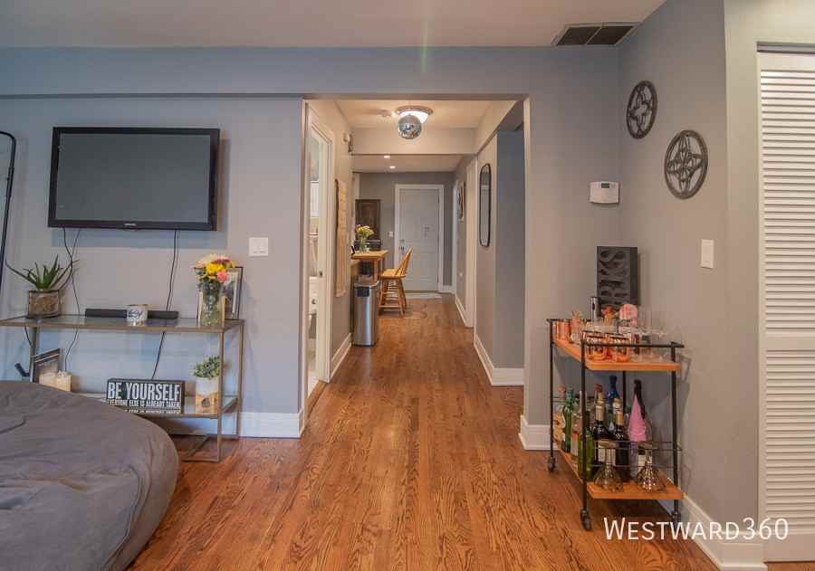 2733 N Wayne Ave #2 - Photo 5 of 21