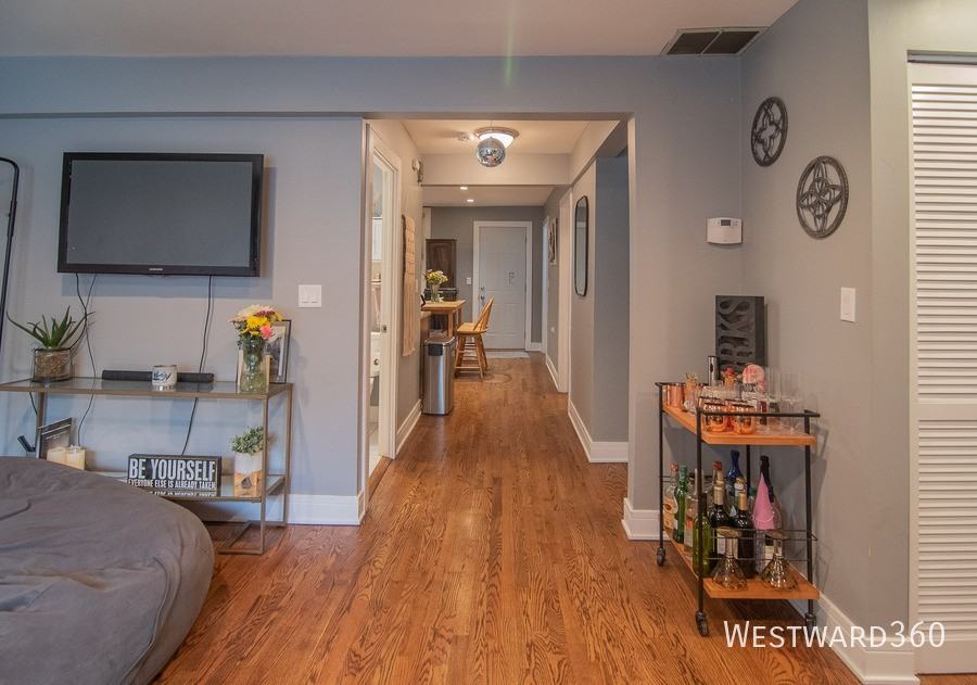 2733 N Wayne Ave #2 - Photo 7 of 21