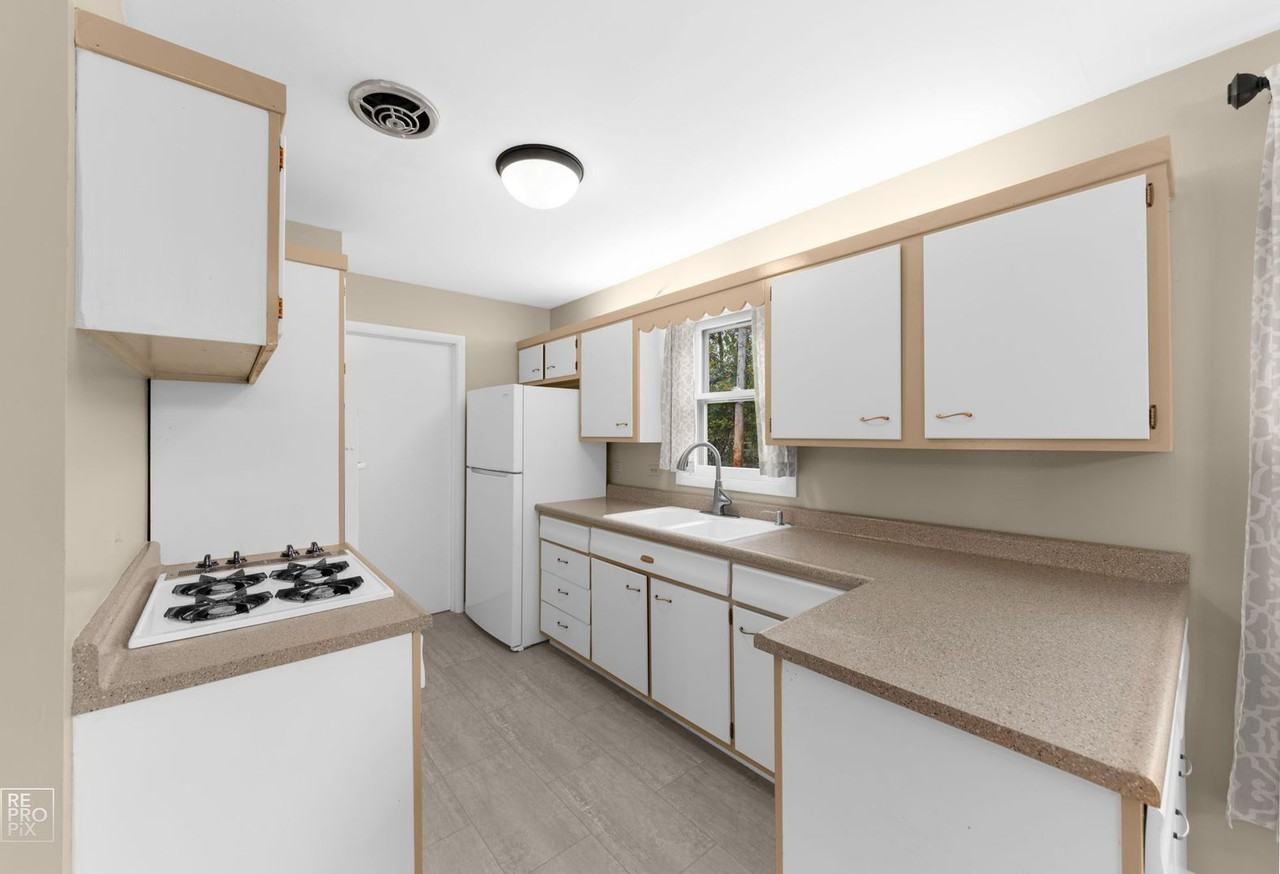 410 Northshore Dr - Photo 6 of 14