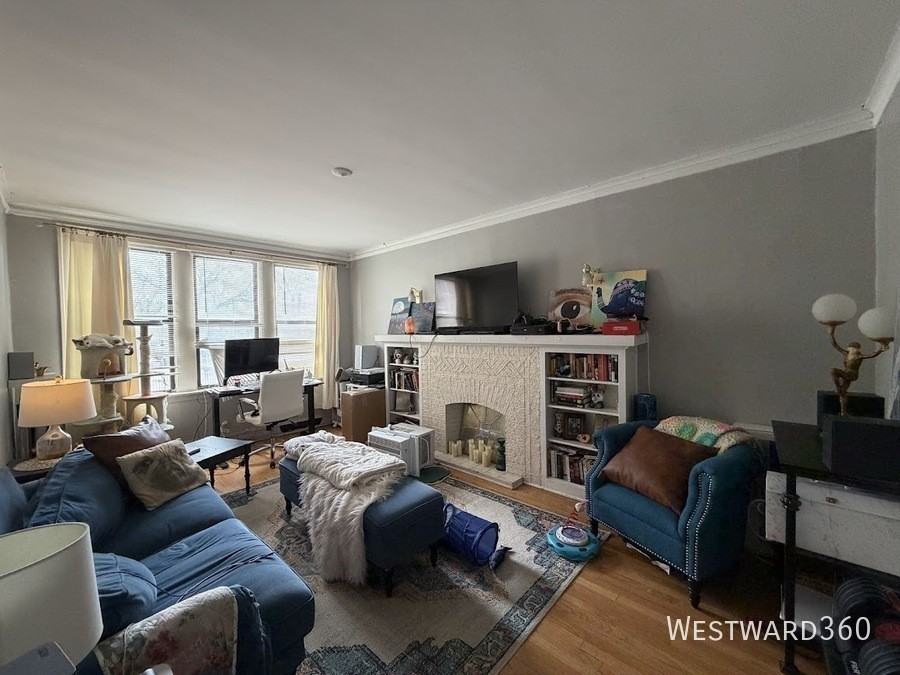 6051 N Hermitage Ave #1 - Photo 3 of 13