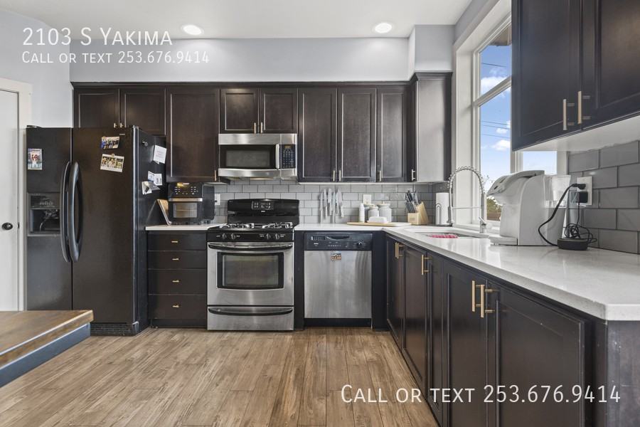 2103 Yakima Ave - Photo 4 of 26