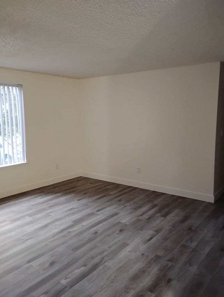 #257 ROSE PARK APTS - Photo 7 of 17