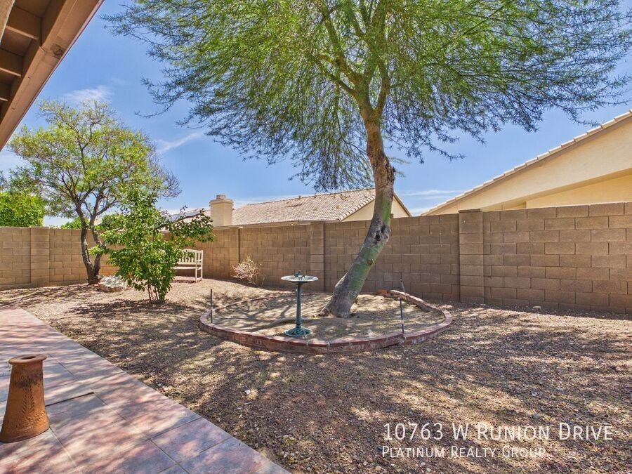 10763 W Runion Dr - Photo 5 of 34