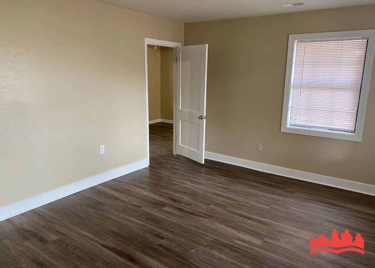 7815 Armour Rd - Photo 3 of 19