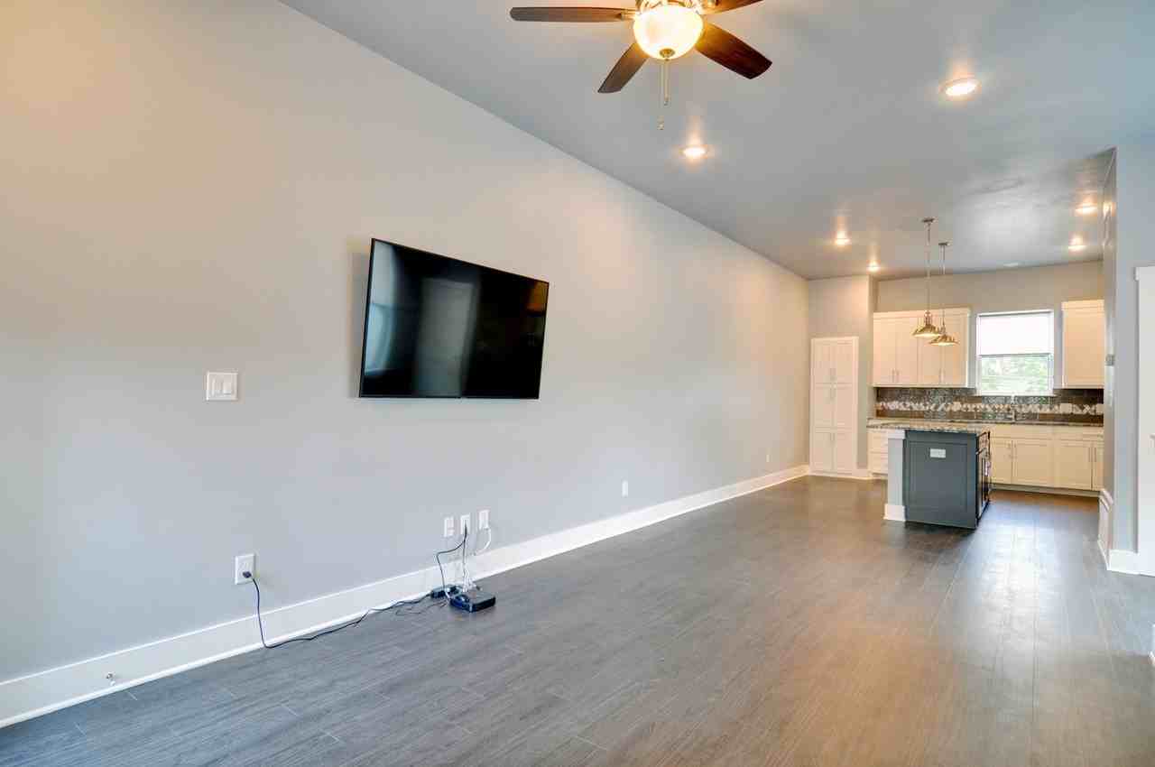 2822 Forest Park Blvd #2026 - Photo 3 of 37