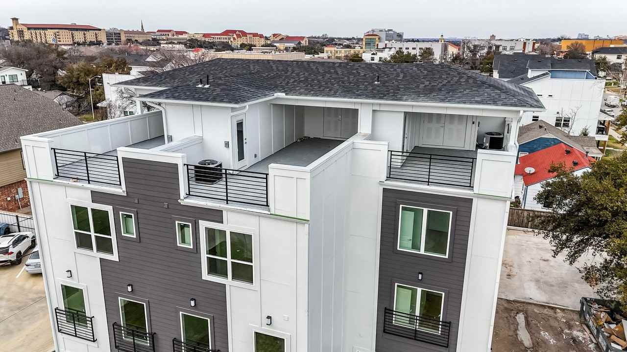 2400 Benbrook Dr   - Full House #108 - Photo 4 of 32