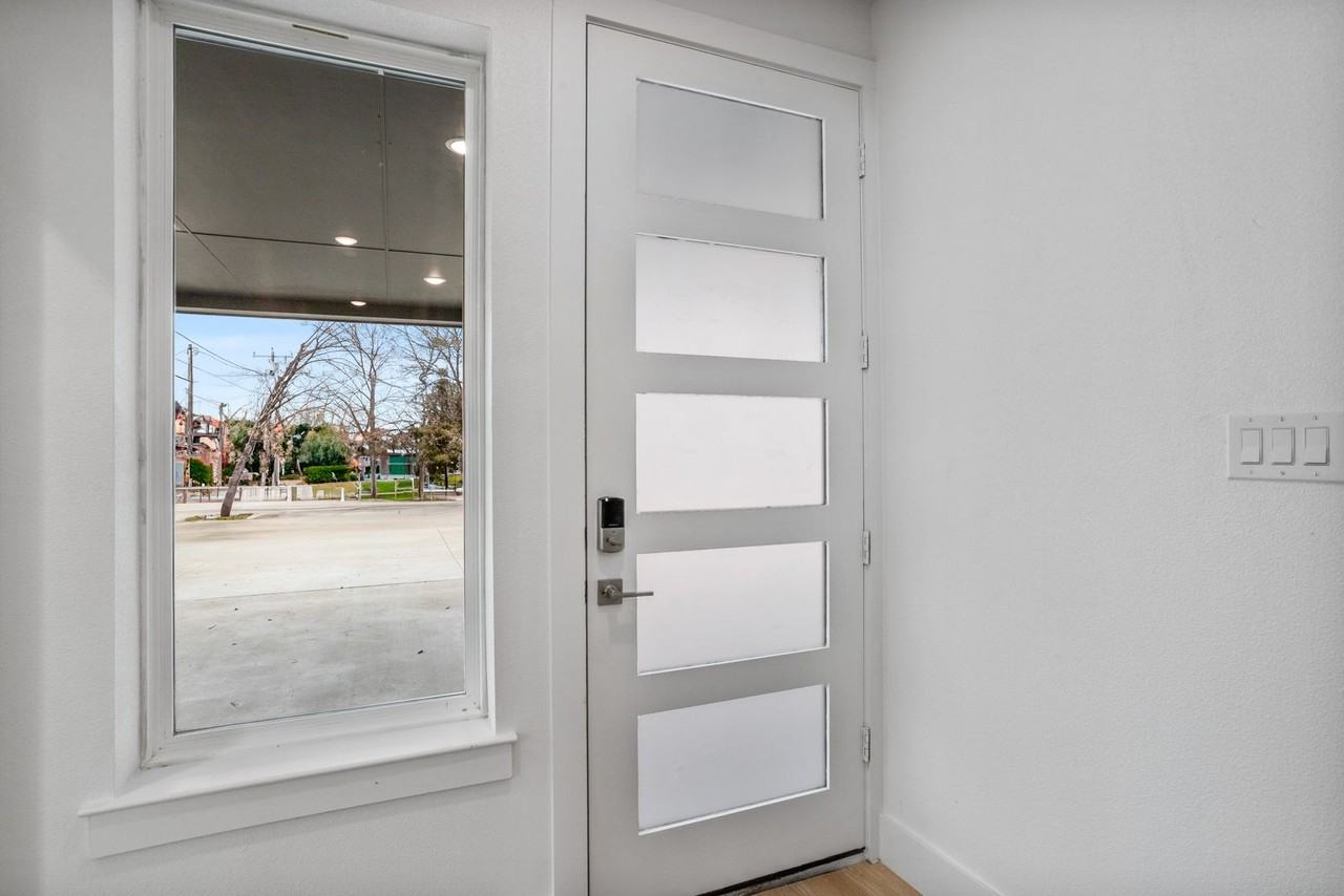 2400 Benbrook Dr   - Full House #108 - Photo 6 of 32