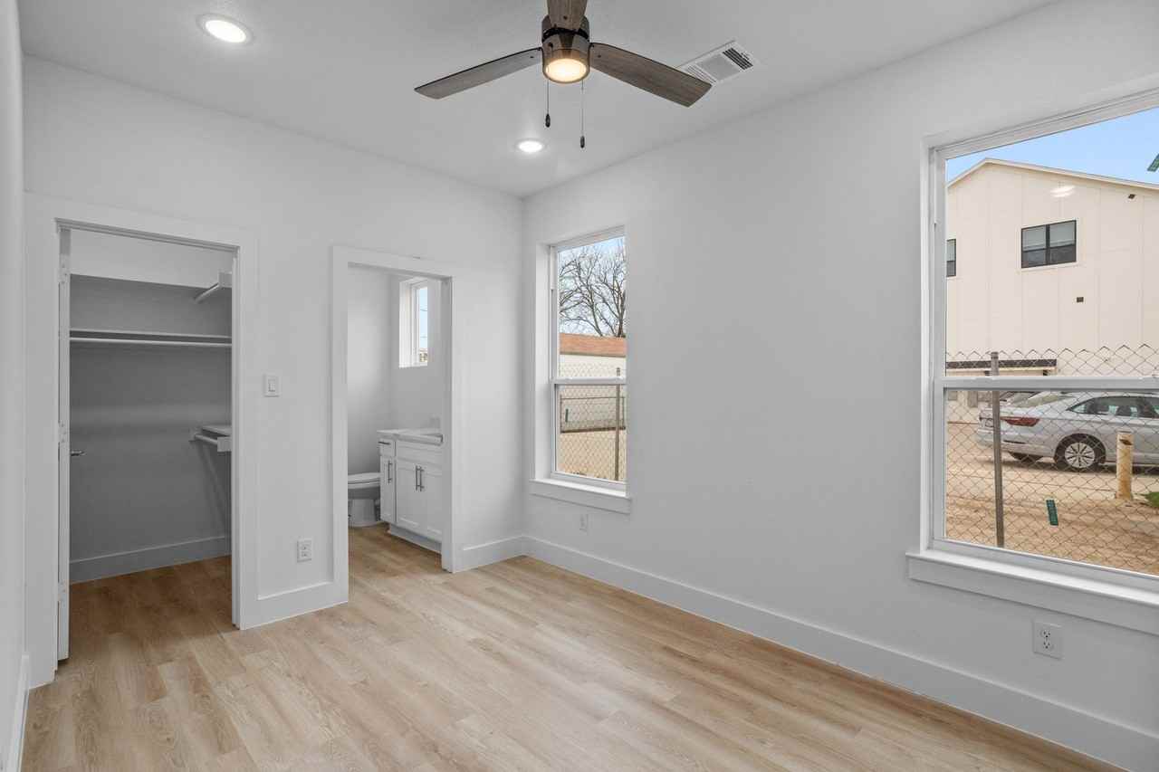 2400 Benbrook Dr   - Full House #108 - Photo 7 of 32