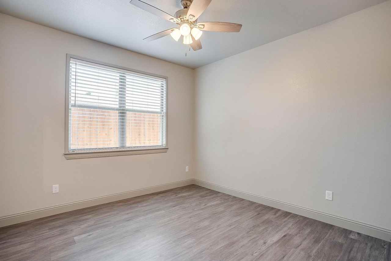 2829 Forest Park Blvd - Photo 7 of 43
