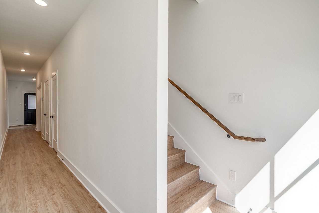 2320 Benbrook Blvd - Photo 4 of 43