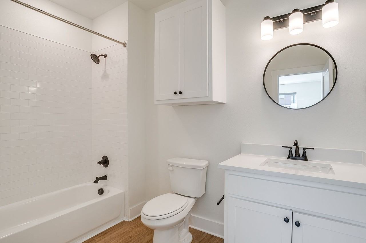 2320 Benbrook Blvd - Photo 7 of 43