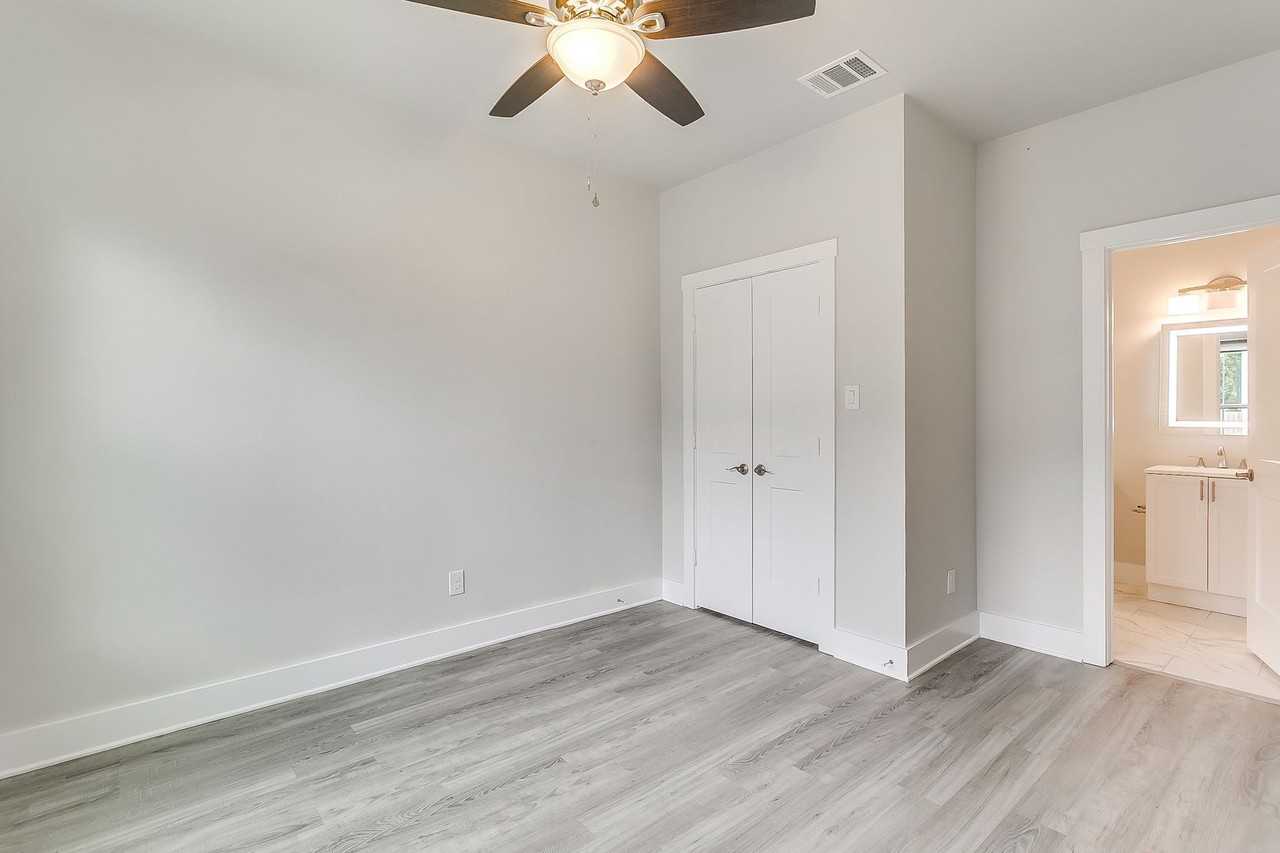 3210 Forest Park Blvd - Photo 6 of 42